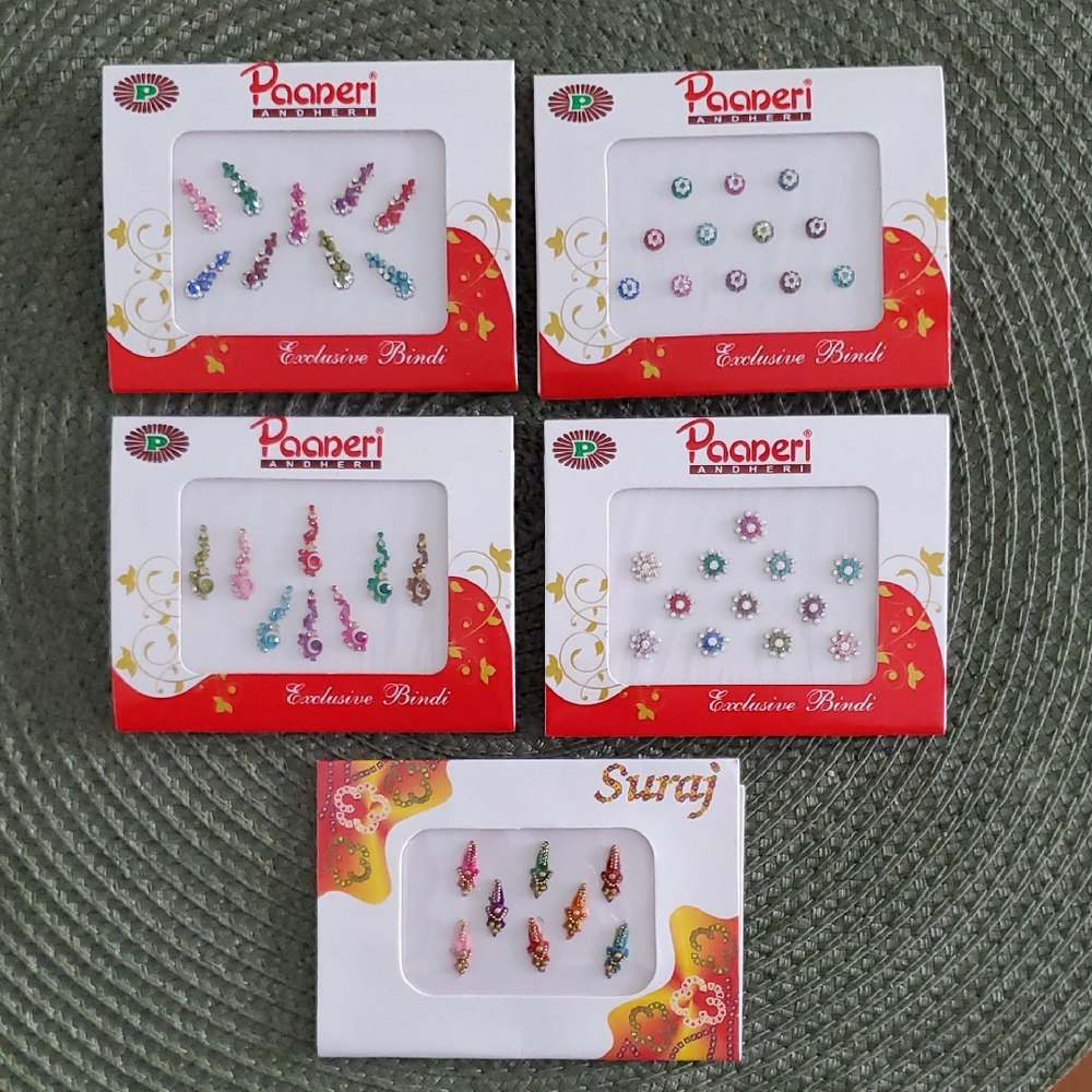 Paaneri Exclusive Bindi Set - Multicolor